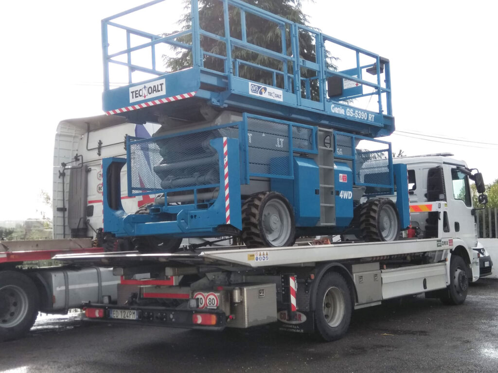 Trasporto macchina operatrice Roma su carroattrezzi Alfonsi
